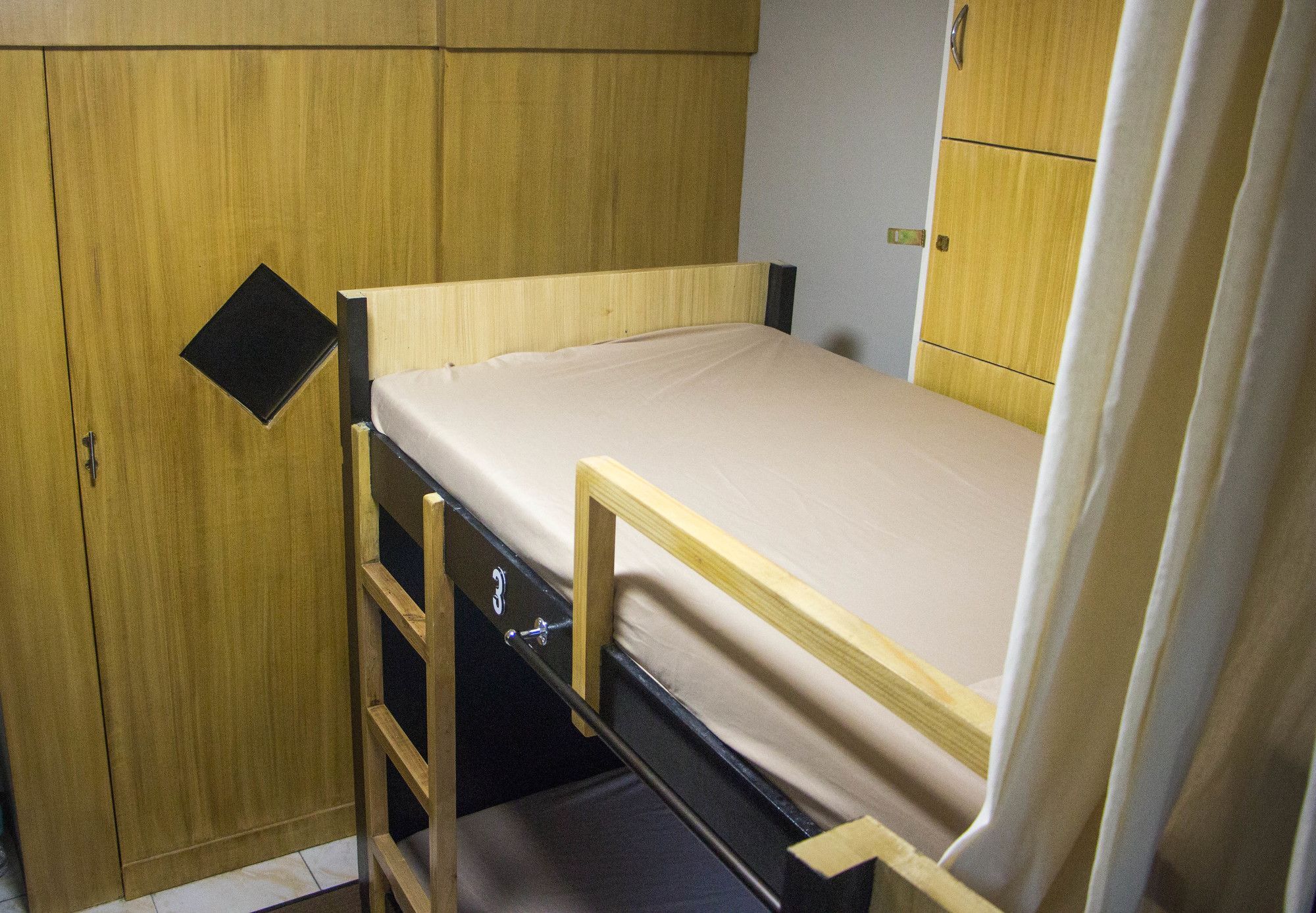 Bunks Hostel (Adults Only) Себу Экстерьер фото