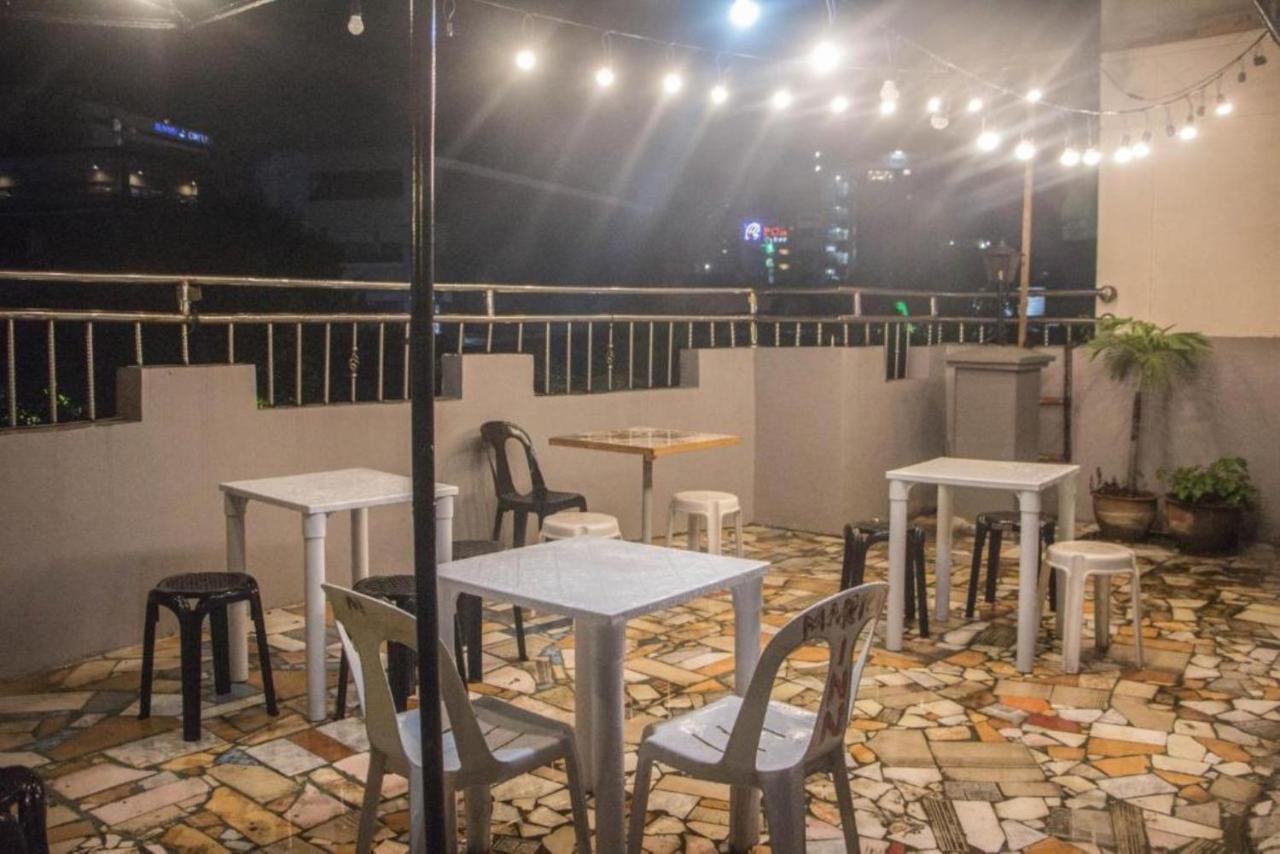 Bunks Hostel (Adults Only) Себу Экстерьер фото